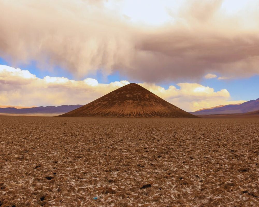 Cono de Arita en la Puna Salteña, en Tolar Grande, Salta