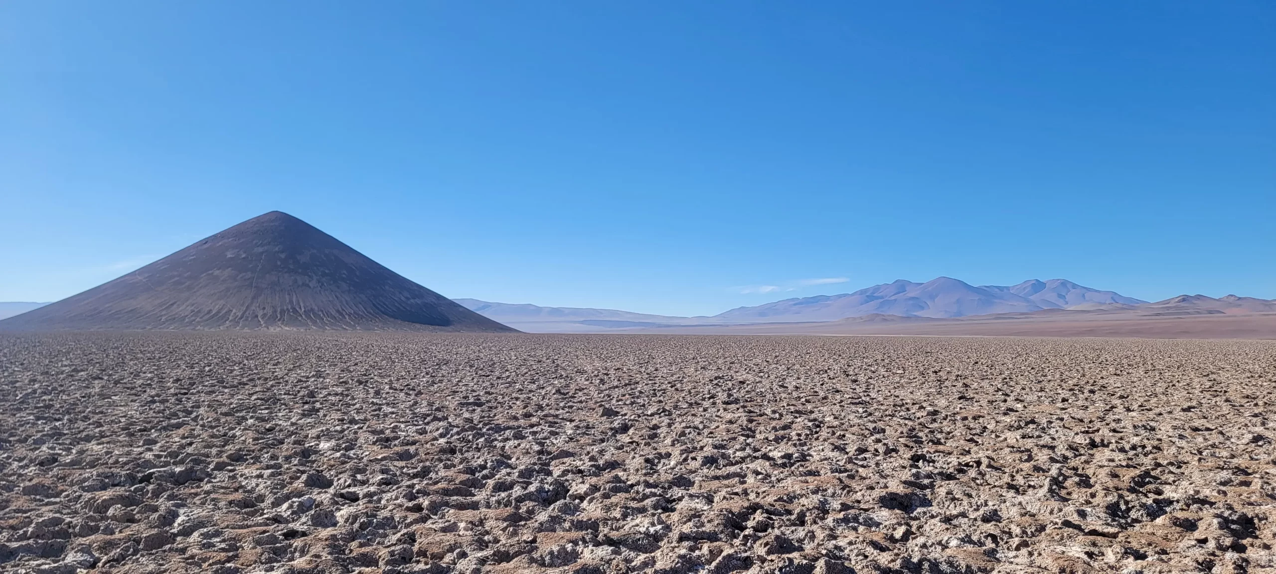 tolar grande con cono de arita, puna salteña