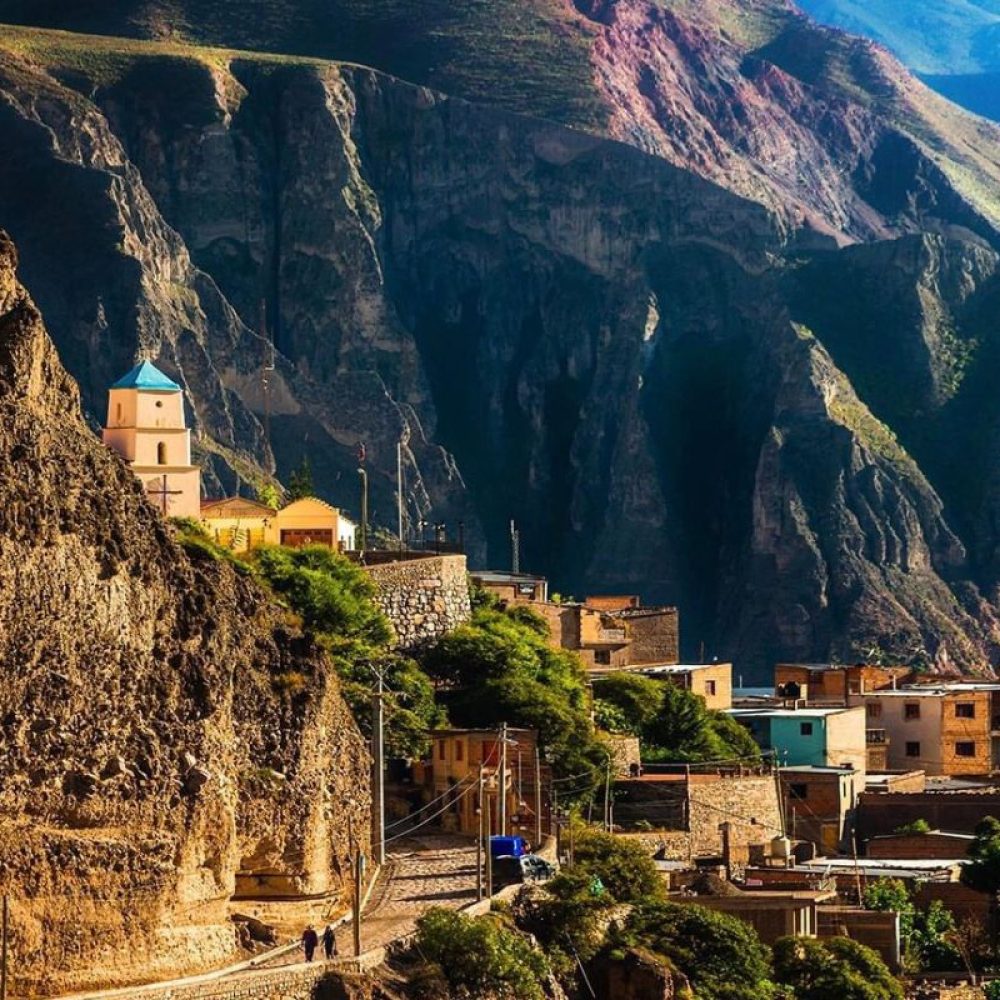 Vista desde el ingreso al pueblo de Iruya, Salta, Argentina